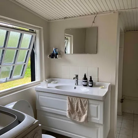 Charming Traditional Summer House Ferienhaus Gilleleje