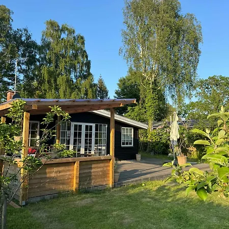 Charming Traditional Summer House Ferienhaus