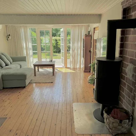 Charming Traditional Summer House Ferienhaus Gilleleje